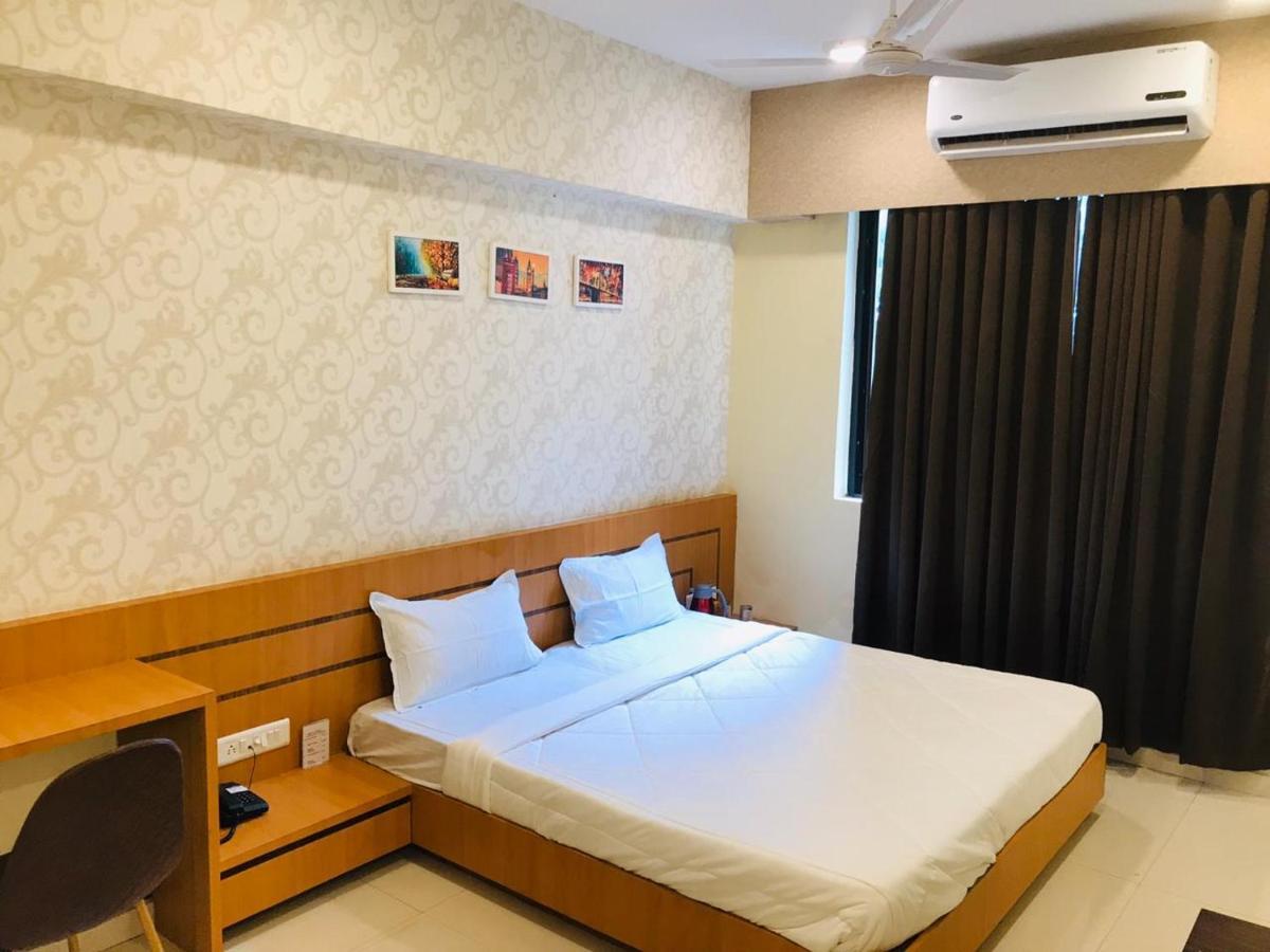 Hotel Golden - I Райпур Экстерьер фото