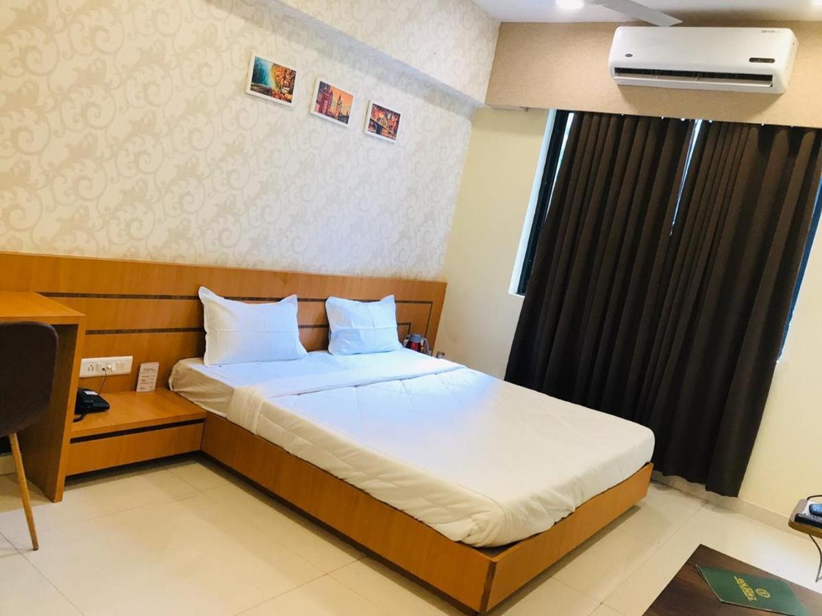 Hotel Golden - I Райпур Экстерьер фото