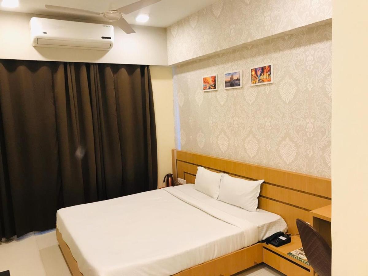 Hotel Golden - I Райпур Экстерьер фото